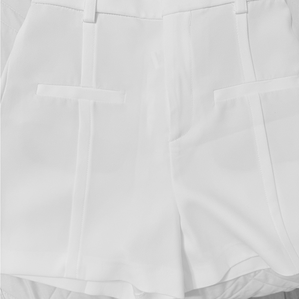 Zara White Short size XS. NWOT